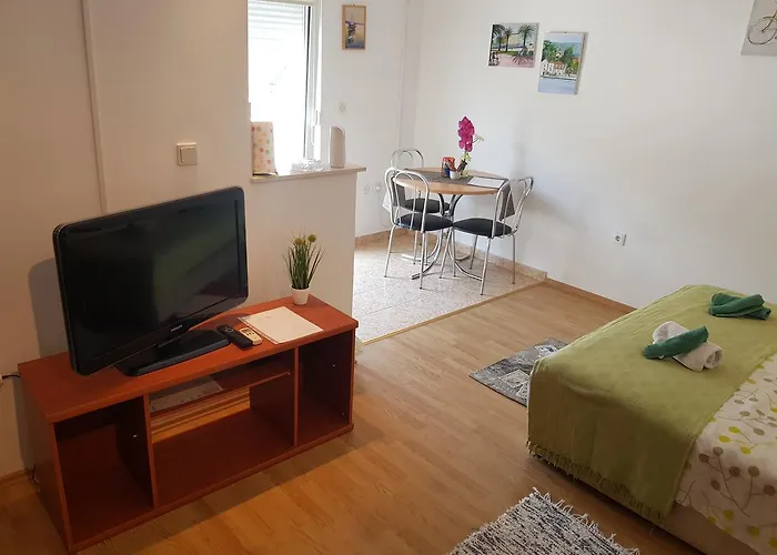 Apartment Mira